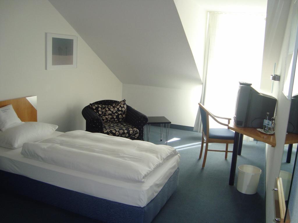 Prima Hotel Havelland Gross Kreutz Luaran gambar